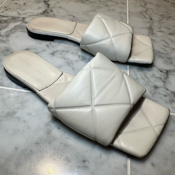 Bottega Veneta White Lido Flat Sandal US 35.5 - Picture 4 of 6